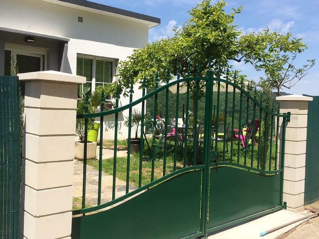 VILLA MAISON BLANCHE TULLE 1 à 4 personnes Esterno foto